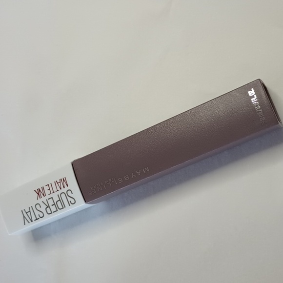 ❤️ 3/$15 Maybelline New York Super Stay Matte Ink Liquid Lipstick 90 Huntress - Picture 3 of 8